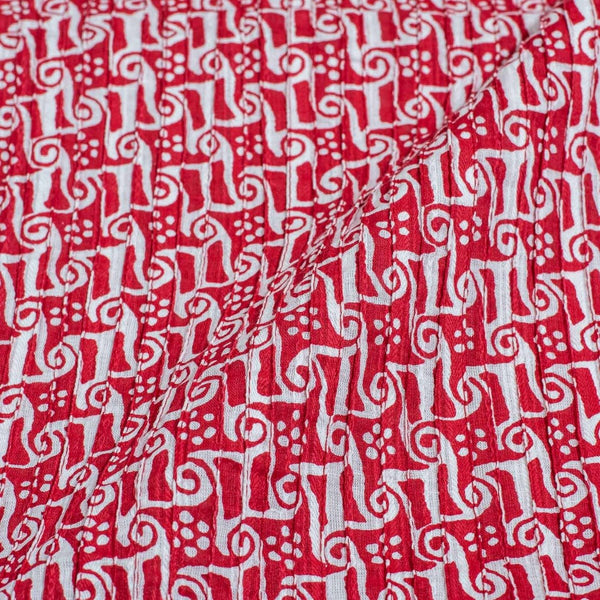Red Colour Geoemtric Print 36 inch Width Pin Tucks Cotton Fabric 